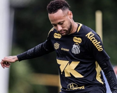 Santos p�e fim ao 'caso Neymar' e confirma camisa 10 como capit�o 