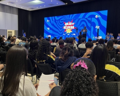 Secretaria de Educao promove ltimo aulo reunindo estudantes em uma tarde de reviso intensa