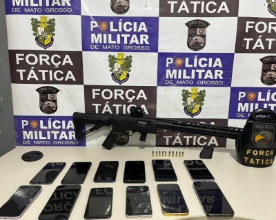 For�a T�tica prende quatro faccionados, apreende rifle e muni��es