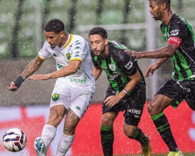 Am�rica-MG e Cuiab� ficam no empate em partida marcada por temporal e pausa de 40 minutos 