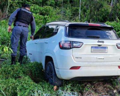Pol�cia recupera Jeep Compass furtado horas ap�s crime em �rea de mata em Sinop