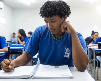 Matrculas presenciais para o ano letivo de 2026 continuam abertas na rede estadual de ensino