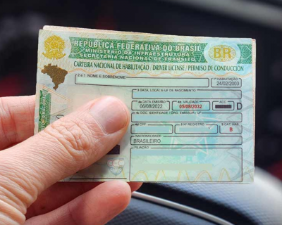 Cmara aprova aumento do prazo para dirigir com CNH vencida; tolerncia pode dobrar