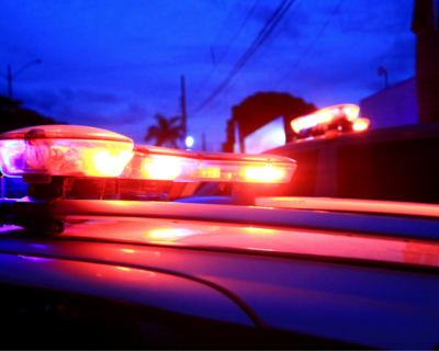 Adolescente  flagrado pela madrasta estuprando a prpria irm de um ano dentro de restaurante