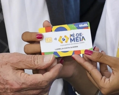Nascidos em novembro e dezembro recebem 9 parcela do P-de-Meia nesta segunda-feira