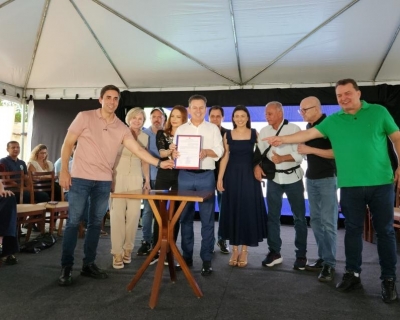 Governo de MT melhora educa��o com nova quadra e creche em Nobres