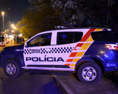 B�bado ataca viatura da PM com cadeira e oferece �barra de ouro� para evitar pris�o em V�rzea Grande