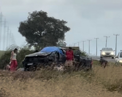 Fam�lia sofre capotamento na BR-364 e cinco ficam feridos em acidente pr�ximo a Campo Novo do Parecis(V�deo)