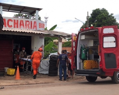 Homem � surpreendido por pistoleiros em moto e baleado na cabe�a em C�ceres