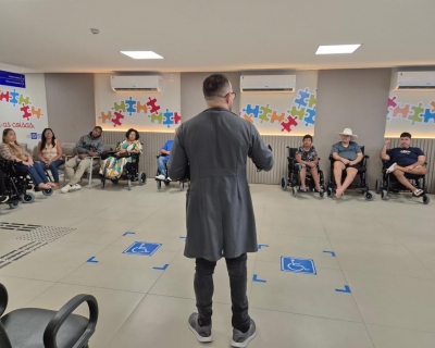 Governo de MT entrega 40 cadeiras de rodas motorizadas em mutir�o no Cridac