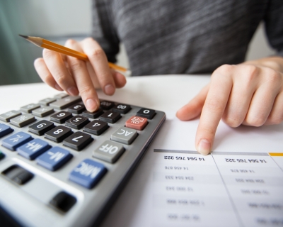 Com INPC de 4,18%, proje��o indica sal�rio m�nimo de R$ 1.621 em 2026