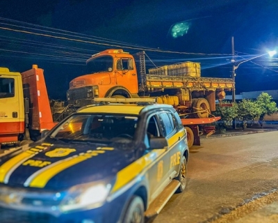 Fiscaliza��o da PRF apreende 2 mil litros de diesel irregulares em caminh�o na BR-174B