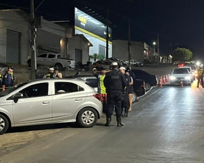 Lei Seca dupla resulta na pris�o de 14 condutores por embriaguez em avenida de Cuiab�