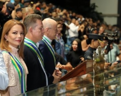 PMMT concede mais alta honraria a Virginia Mendes durante solenidade na Arena Pantanal