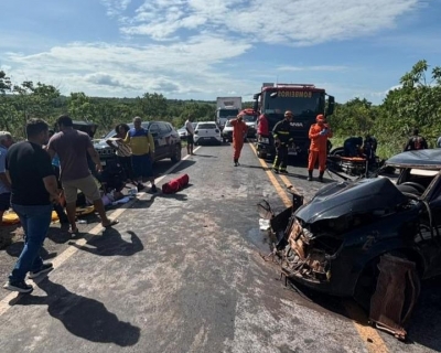 Corpo de Bombeiros realiza desencarceramento e socorre v�timas de grave acidente na MT-010