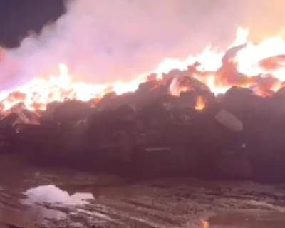 Inc�ndio de grandes propor��es atinge algodoeira �s margens da BR-163 em Sorriso(V�deo)