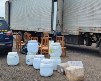 PRF intercepta carga de skunk na BR-364 e apreende cerca de 600 kg da droga