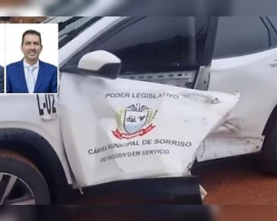 Colis�o com carreta atinge carro oficial da C�mara de Sorriso na BR-163 e assusta ocupantes(V�deo)