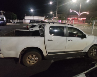 For�a T�tica apreende ve�culos utilizados em furto de agrot�xicos e prende homem por recepta��o