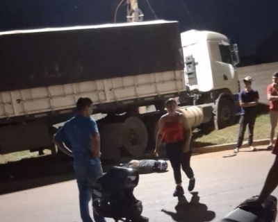 Motociclista perde a vida ap�s impacto violento com caminh�o em Rondon�polis(V�deo)