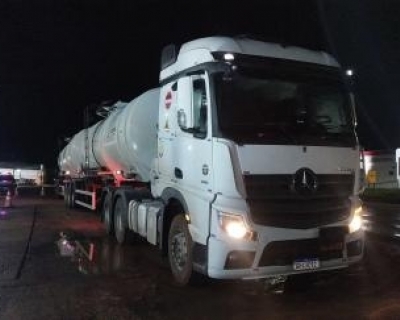 Falha em caminh�o termina em sequestro e roubo de carga de diesel em Jaciara-MT