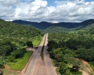 Obras alteram tr�fego na Serra de S�o Vicente nesta segunda-feira; rodovia opera em meia pista