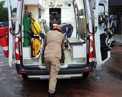 Idoso perde a vida ap�s colis�o entre carro e moto em cruzamento de Cuiab�