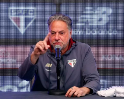 Pedido de impeachment contra Julio Casares � protocolado por conselheiros do S�o Paulo