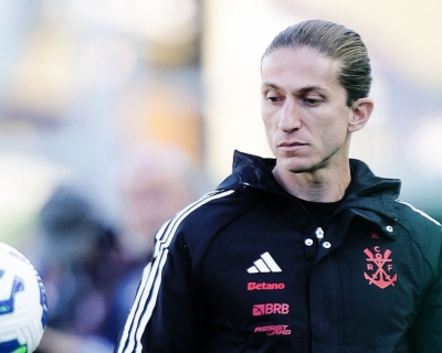 Flamengo confirma renova��o e mant�m Filipe Lu�s no comando at� 2027