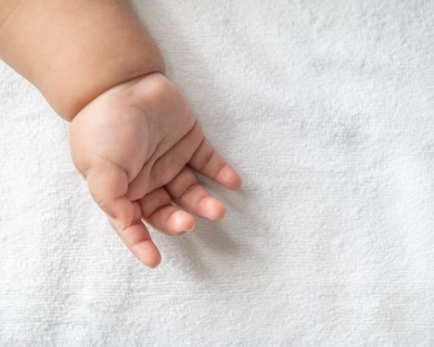 Rec�m-nascida de um m�s � encontrada morta dentro de resid�ncia