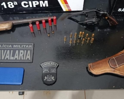 Cavalaria da Pol�cia Militar prende faccionado com duas armas de fogo e muni��es em S�o Jos� do Rio Claro