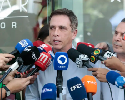 M�dico de Bolsonaro confirma traumatismo craniano leve ap�s queda em depend�ncia da PF