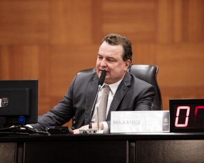 Tela em Branco, vidas coloridas