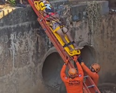 Homem cai no C�rrego do Barbado e mobiliza Corpo de Bombeiros em Cuiab�(V�deo)