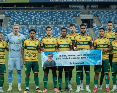 Cuiab� vence o Oper�rio VG e presta homenagem a torcedor