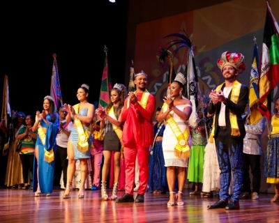 Desfiles das comiss�es de frente de escolas e blocos marcam lan�amento do Carnaval de Cuiab�