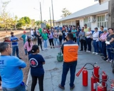 Defesa Civil do Estado e de S�o Pedro da Cipa promovem cursos de Volunt�rio de prote��o e Defesa Civil e Radiocomunica��o para fortalecer a prote��o da popula��o.
