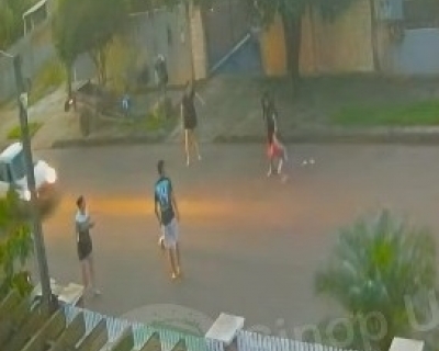 Crian�a de 4 anos � atropelada durante brincadeira em rua de Sinop e motorista foge