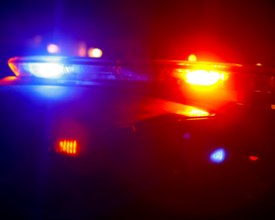 Homem agride esposa e pede que filho compre gasolina para queim-la