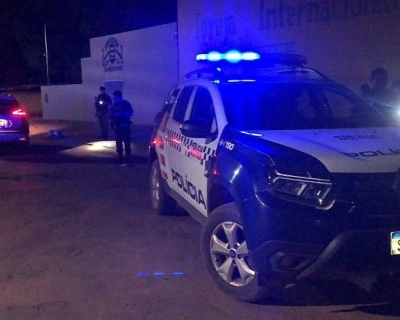 Alvo de execu��o, homem escapa ap�s persegui��o e tiros