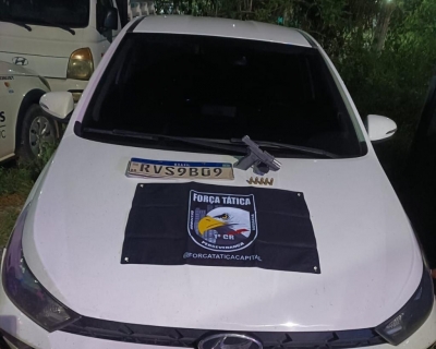 For�a T�tica prende homem com pistola e recupera ve�culo em Cuiab�