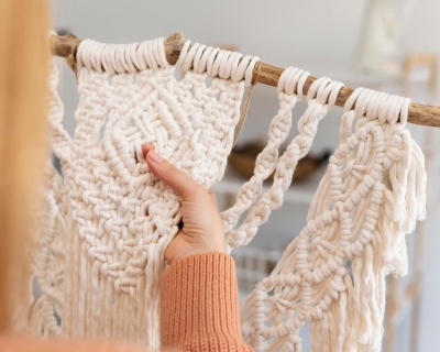 Curso gratuito em Chapada dos Guimar�es capacita mulheres para gerar renda extra com macram� e bioj�ias