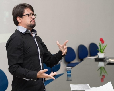 Seduc divulga edital de curso gratuito de Libras com 390 vagas em Cuiab�; aulas come�am em fevereiro