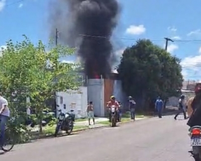 Pr�dio que funcionava como motel � atingido por inc�ndio em Rondon�polis (V�deo)