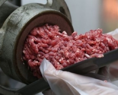 Juiz mantém interdição de distribuidora e impede liberação de 40 toneladas de carne em Cuiabá