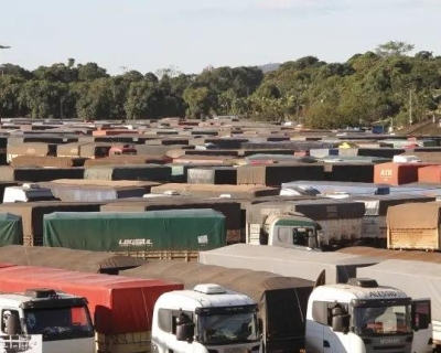 Frete de grãos recua em MT com baixa demanda por transporte