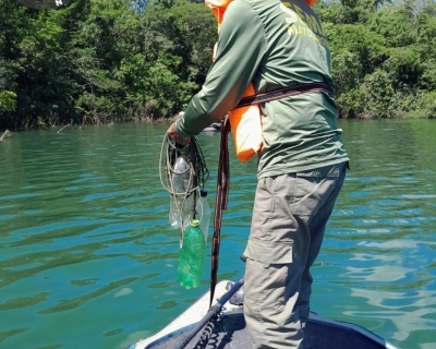 Sema apreende equipamentos proibidos e devolve 56 peixes ao Lago do Manso