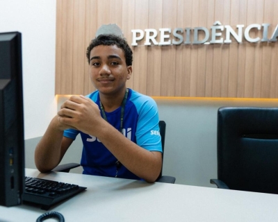 Da independência financeira ao aprendizado político: o impacto do jovem aprendiz na vida de Gustavo