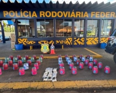 PRF apreende drogas e medicamento Mounjaro escondidos em garrafas com fundo falso na BR-163