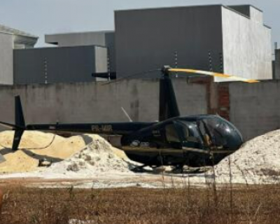 Helicptero faz pouso forado em rea residencial de Querncia